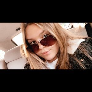 Meet your Posher, Haylee